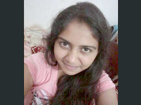 Indian girl records a video for her boyfriend