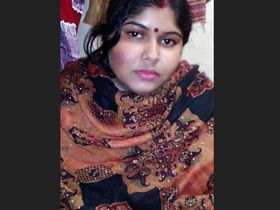 Rise and shine to the allure of your Bengali sweetheart