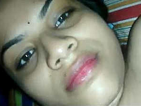 Indian babe gets recorded on mobile for hardcore action