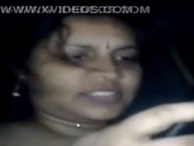 Tamil aunty's big boobs and sexy moves in a hot video