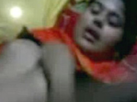Indian couple enjoys audio-only sex in south India