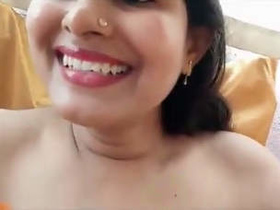 Doodhwali Bhabi reveals her breasts in a live performance