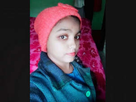 Indian girlfriend pleasuring herself with her partner