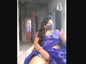 Geeta's intimate webcam performance with her spouse in the comfort of their home