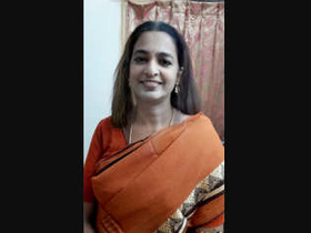 Indian housewives strip down to please viewers