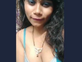A mischievous Indian beauty reveals intimate secrets