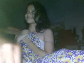 Desi girlfriend gets fucked by her boyfriend in a steamy video