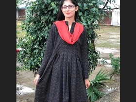 Indian girl's MMS showcasing her sexuality