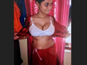 Mallu's wife gets a full set of boobs for the first time in this video