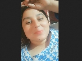 Bhabhi's big boobs on display in hot video