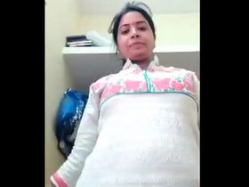 Watch a beautiful bhabhi in action