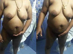 Aunty from Chennai bares all while bathing in sensual video
