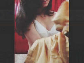 Desi girl records nude video for lover