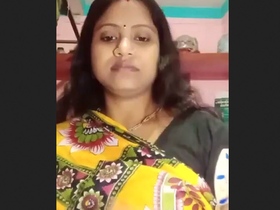 Bhabhi makes a sexy video for her lover