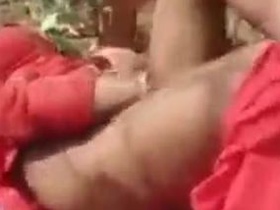 Desi aunty gets naughty in the garden with her lover