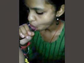 Desi wife gives a blowjob in VDO