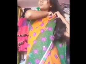 Saree-clad Indian babe gets naughty on camera