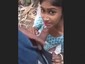 Indian girlfriend has outdoor sex with her boyfriend