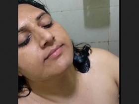 Indian wife's seductive visage in the restroom