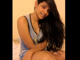 Cute Indian girl and her boyfriend enjoy some fun and frolic in bed