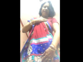 Desi aunt reveals her naked form on camera