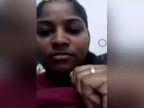 Tamil girl gets horny and raises dick on video call