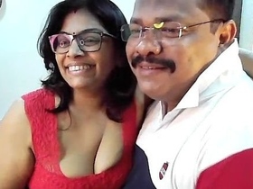 Desi aunty shows off her big boobs on cam