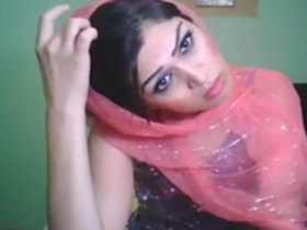 Shaziya, a sultry Punjabi girl from Pakistan, in a heated Desi X scene