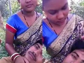 Sharie and her lover share a passionate romance in the park