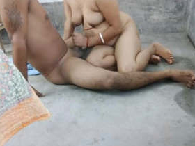 Newcomer Bengali couple shares extended session of passionate sex
