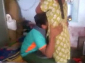 Desi maid gets her deep naval penetrated in village porn video