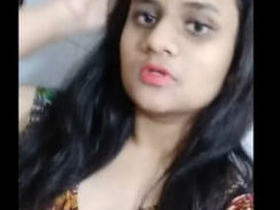 A cute Indian wife flaunts her hot body and reveals her pussy