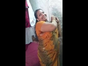 Anjali Mallu's chubby aunty strips in front of lover in sari