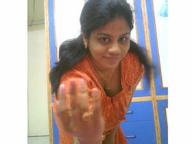 South Indian Aunty's nude office part