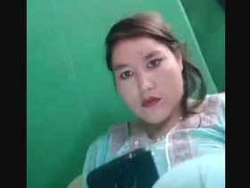 Bhabi's salwar kameez comes off for hot fucking