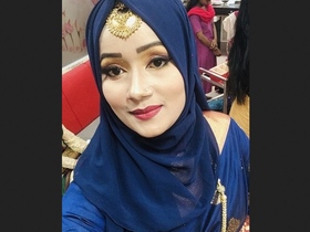 Big-titted Indian wife sucks and fucks in steamy video