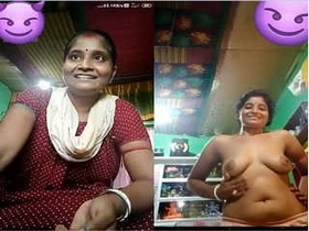 Indian bhabhi reveals her big boobs