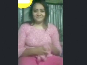 Sexy bhabi with big breasts performs on video call