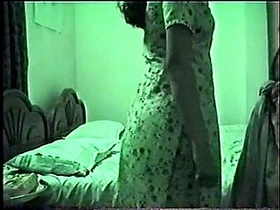 Pakistani newlyweds enjoy motel room romp