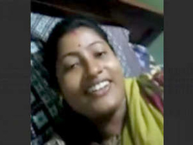 Horny Desi bhabi fucks herself with husband's help