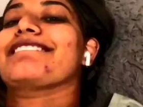 Gorgeous bhabi enjoys some solo fun