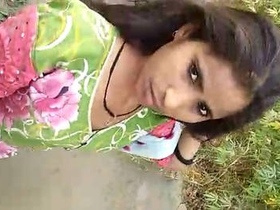 Desi girl gets fucked outdoors in village