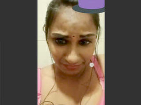 Watch a Tamil girl masturbate on webcam and show off her pussy